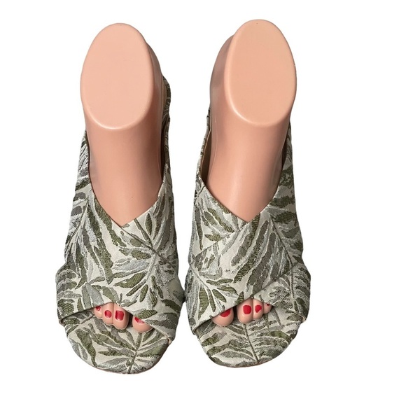 Pour La Victoire Sandals 8.5 Resort Jungle Harley Lucite Block Heel Slip On PLV - Picture 5 of 11